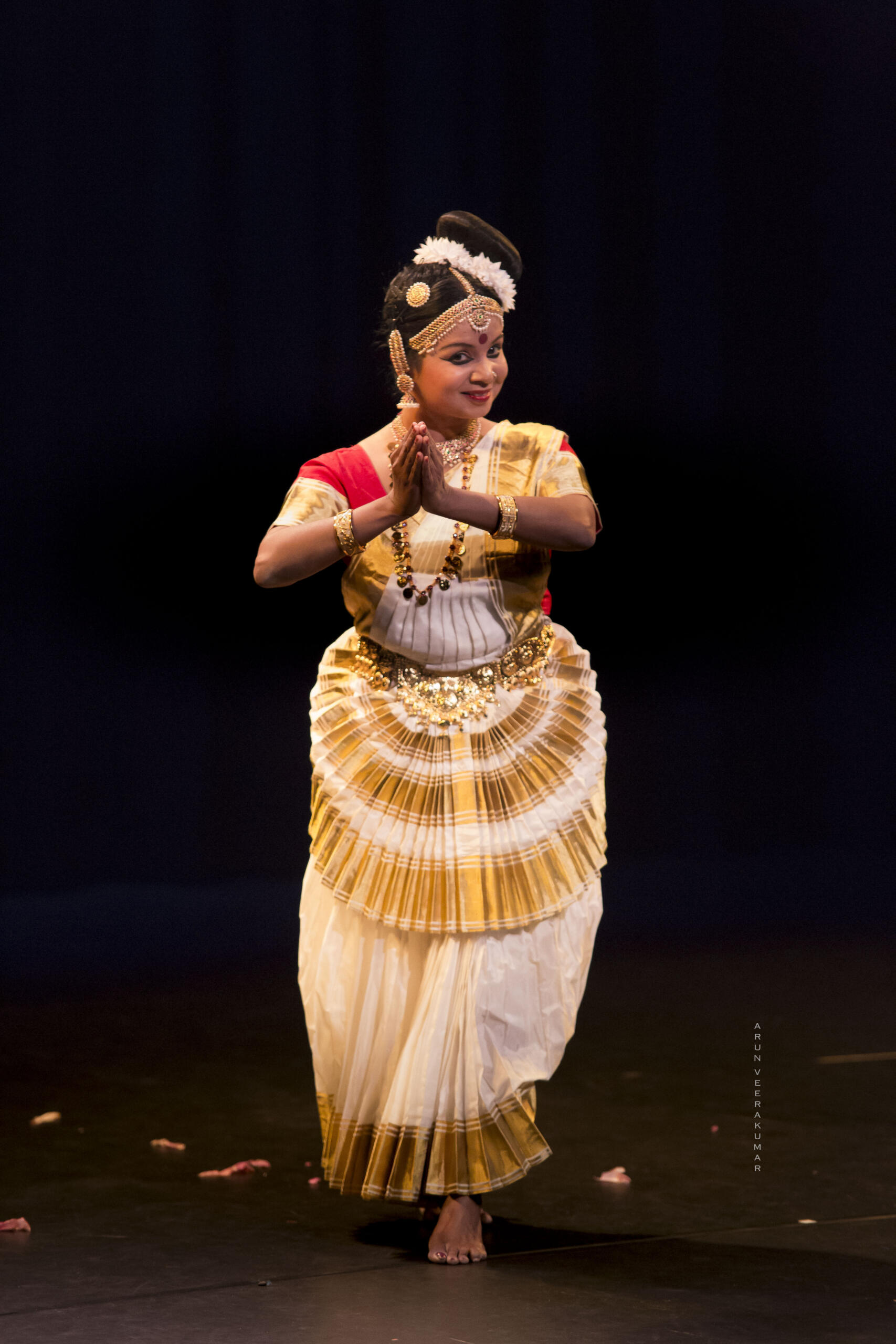 Mohiniyattam